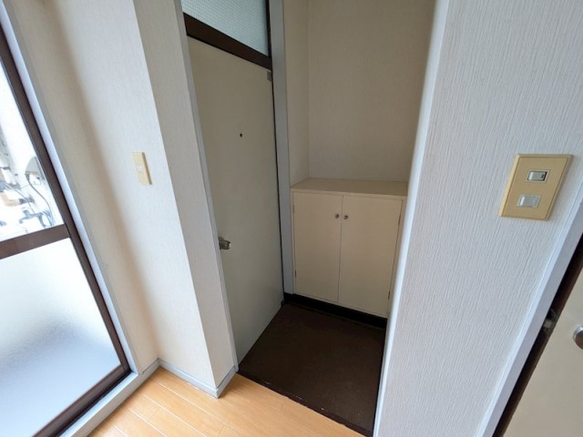 (玄関)
