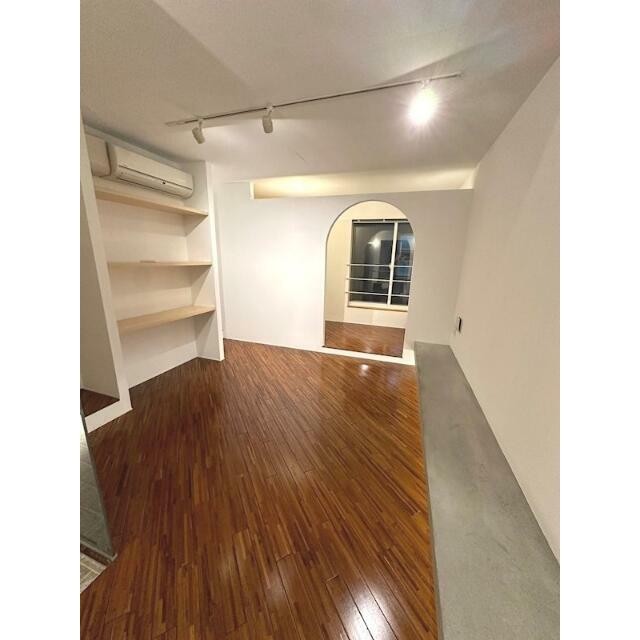 (居間)