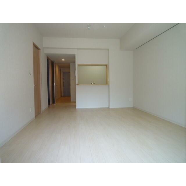 Iタイプ2011年4月撮影 同タイプ112号室の写真です。(居間)