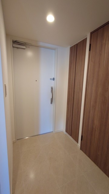 ※写真は同タイプ住戸です。(玄関)