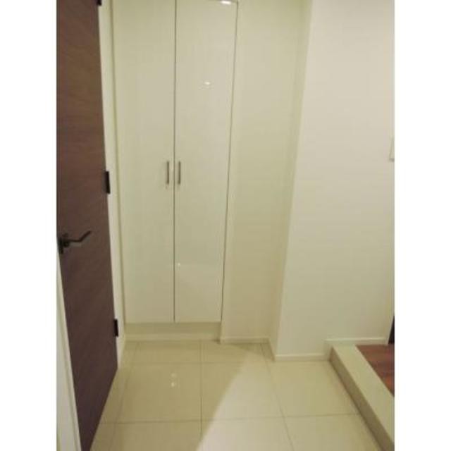 ※写真は同タイプ住戸です。(玄関)
