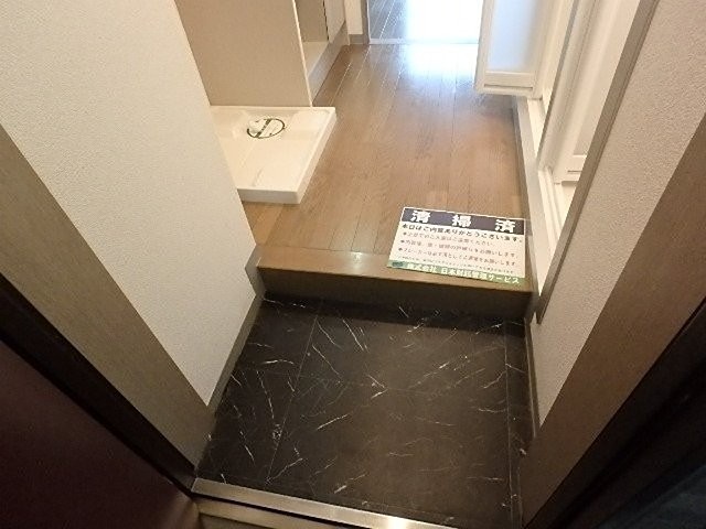 ※同仕様写真(玄関)