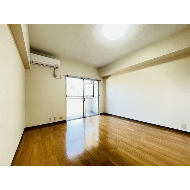 (居間)