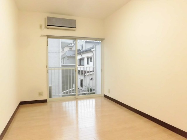 (居間)