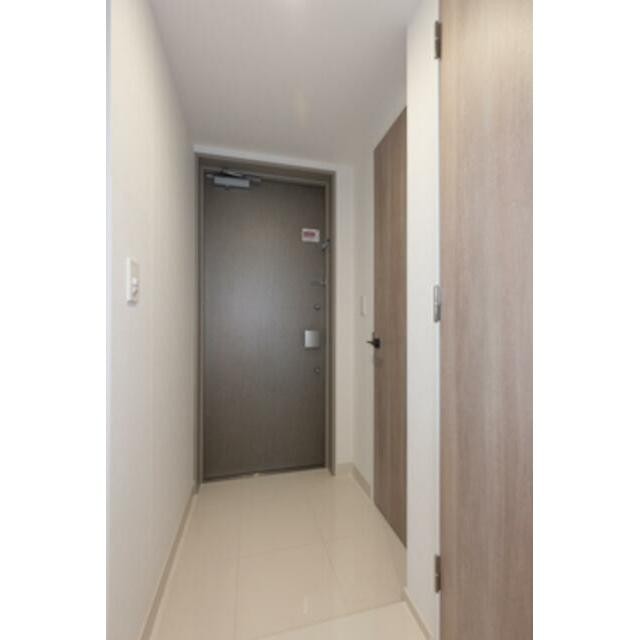 ※写真は同タイプ住戸です。(玄関)