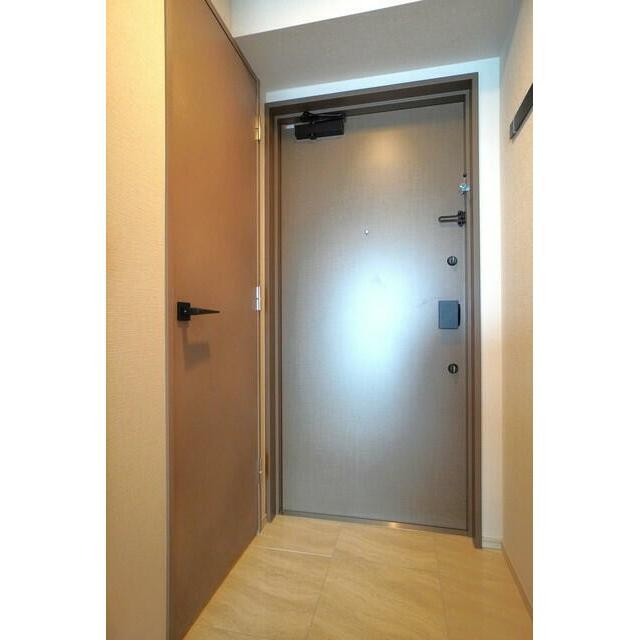 ※写真は同タイプ住戸です。(玄関)