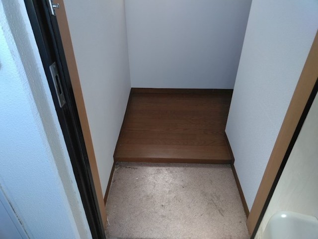 (玄関)