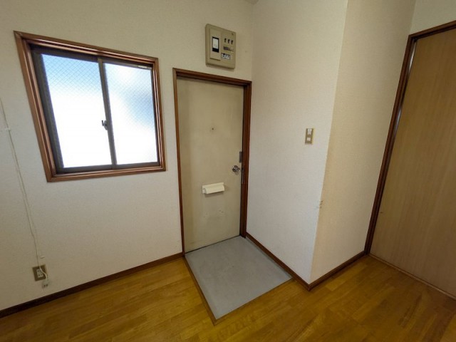 (玄関)