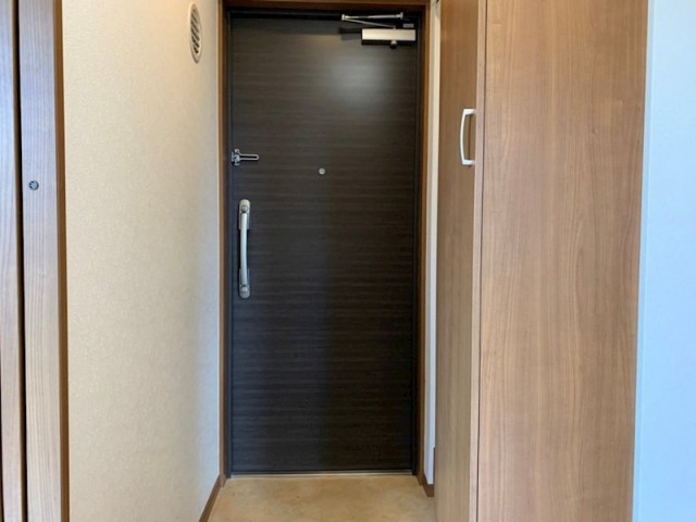 (玄関)