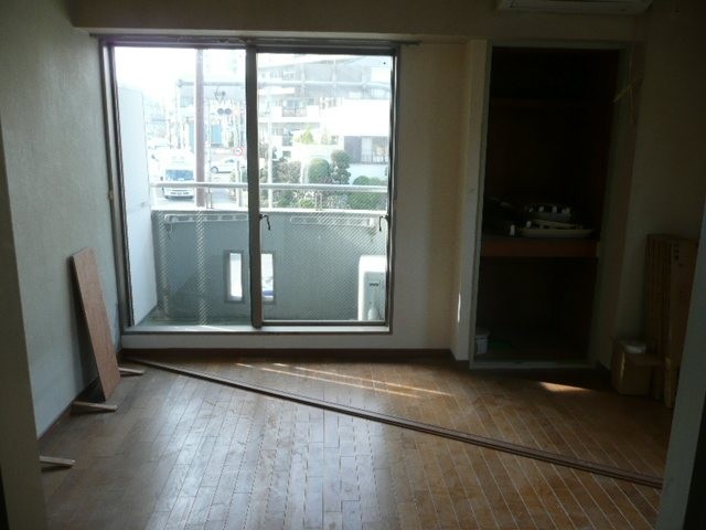 (居間)