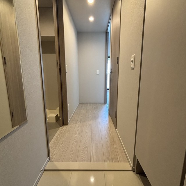 ※写真は同タイプ住戸です。(玄関)