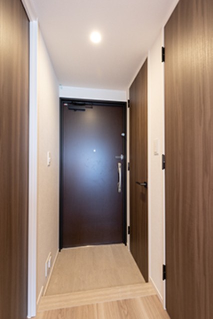 ※写真は同タイプ住戸です。(玄関)