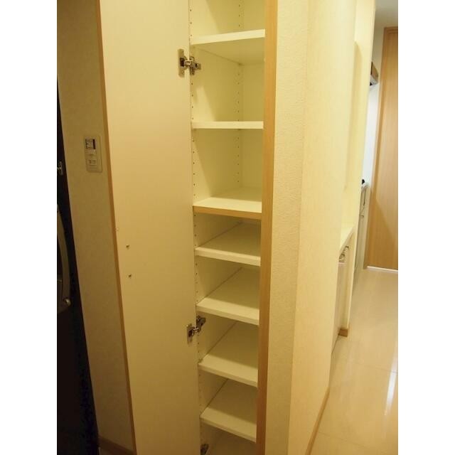 下足入(内装)