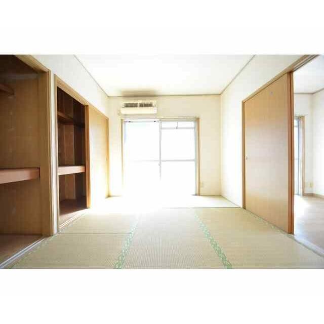 (居間)