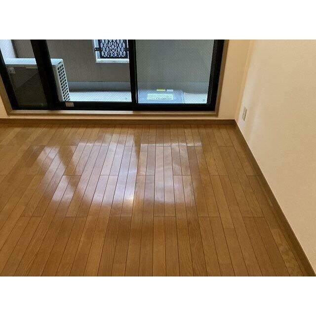 (居間)