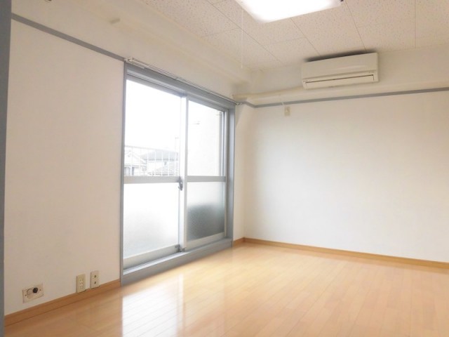 (居間)