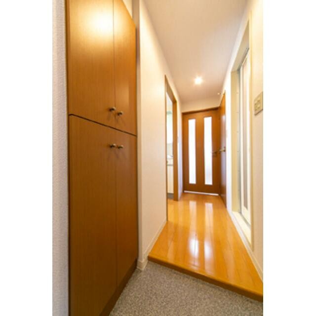 ※写真は同タイプ住戸です。(玄関)