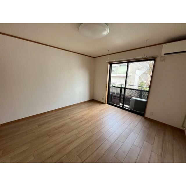 (居間)