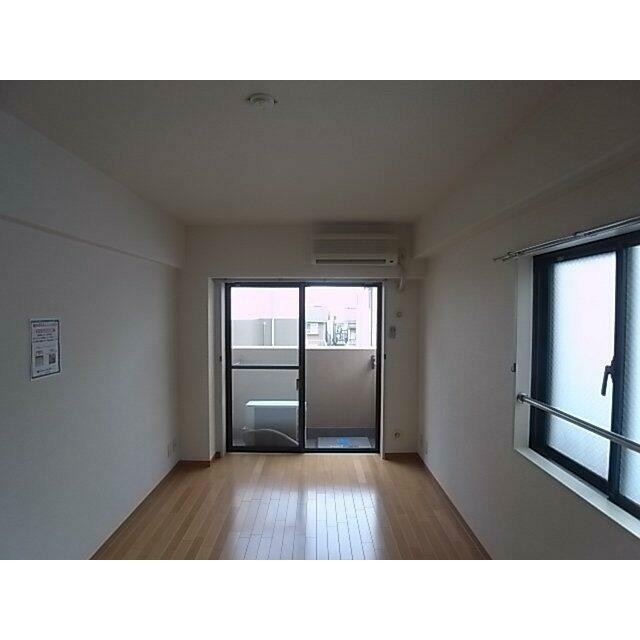 (居間)