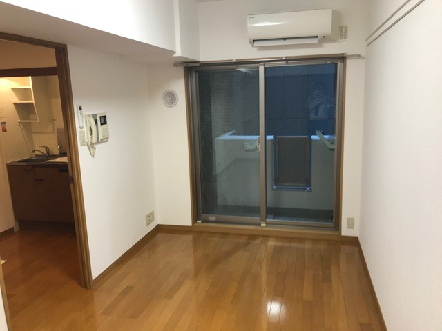 (居間)