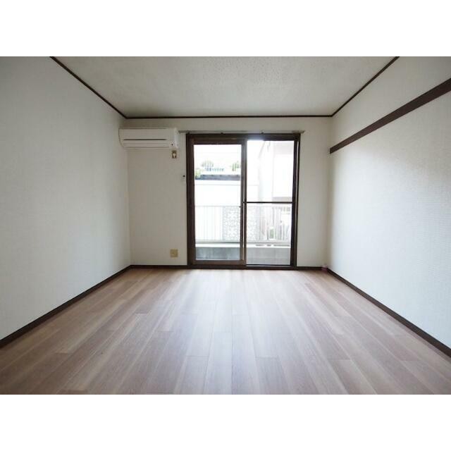 (居間)