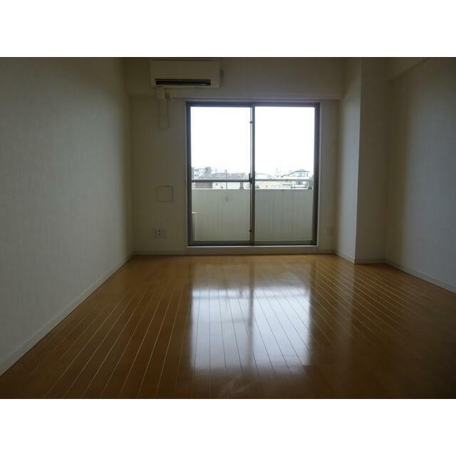 (居間)