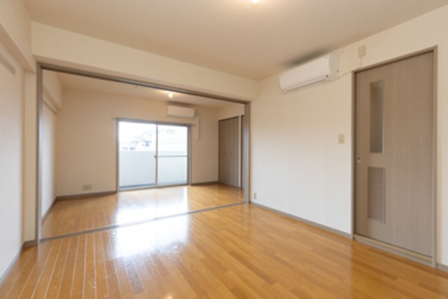 ※写真は同タイプ住戸です。(居間)