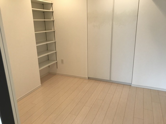 (居間)