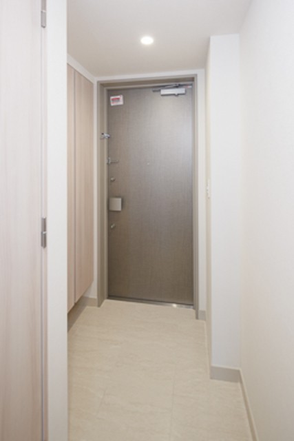 ※写真は同タイプ住戸です。(玄関)