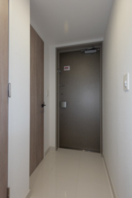 ※写真は同タイプ住戸です。(玄関)