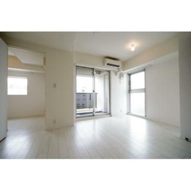 ※写真は同タイプ住戸です。(居間)