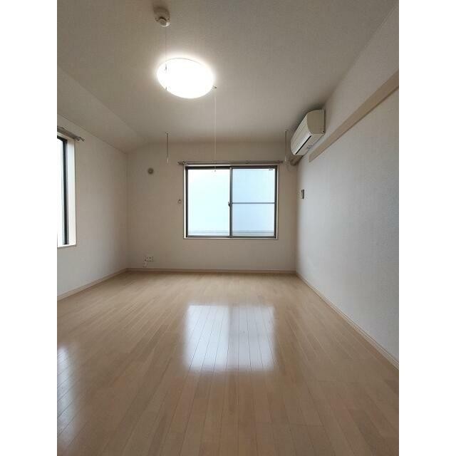 (居間)