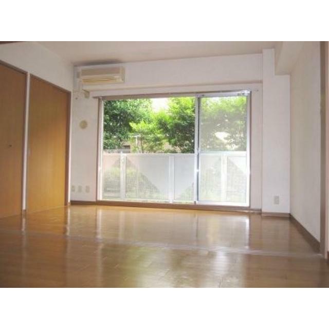 (居間)