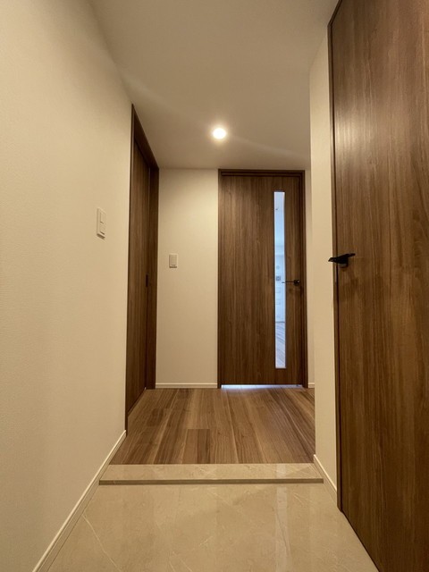 ※写真は同タイプ住戸です。(玄関)