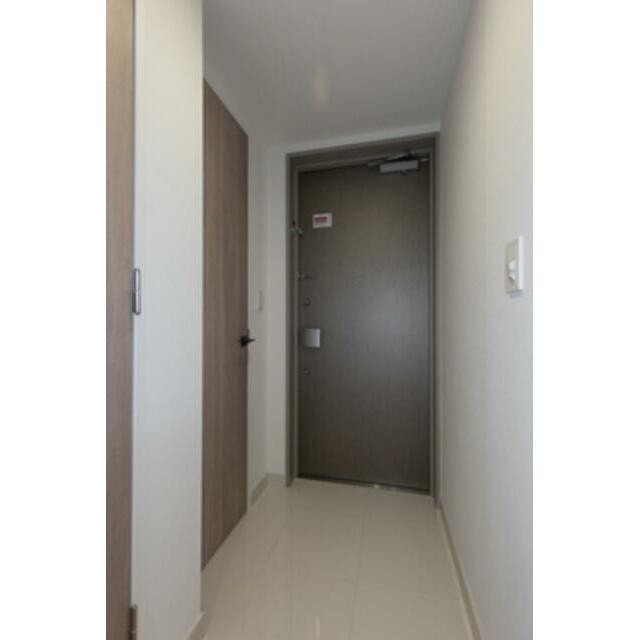 ※写真は同タイプ住戸です。(玄関)