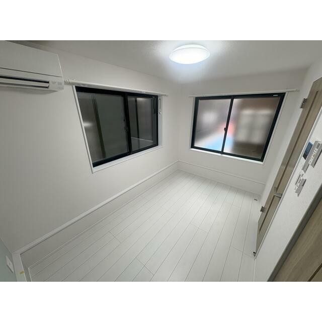 (居間)