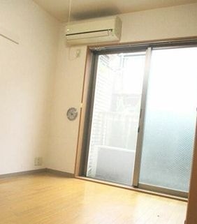 (居間)