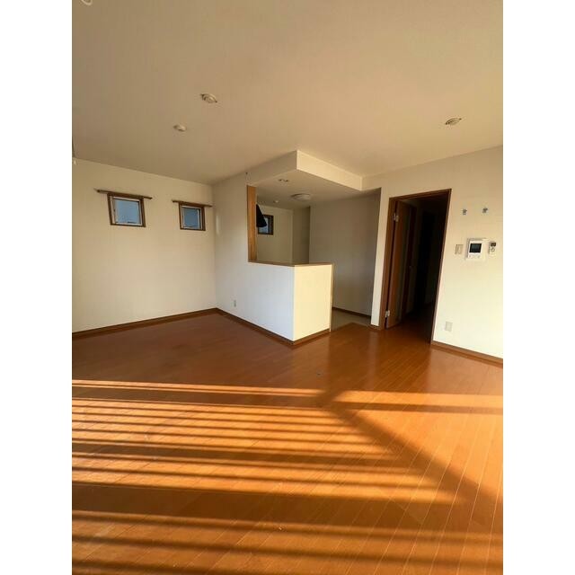 写真は別号室(居間)
