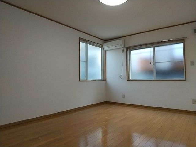 (居間)