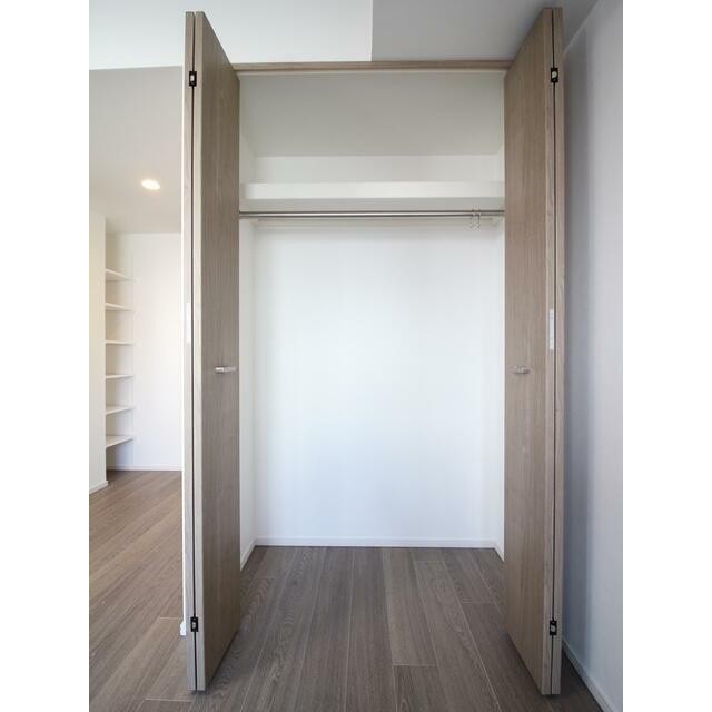 ※反転タイプの写真です(内装)