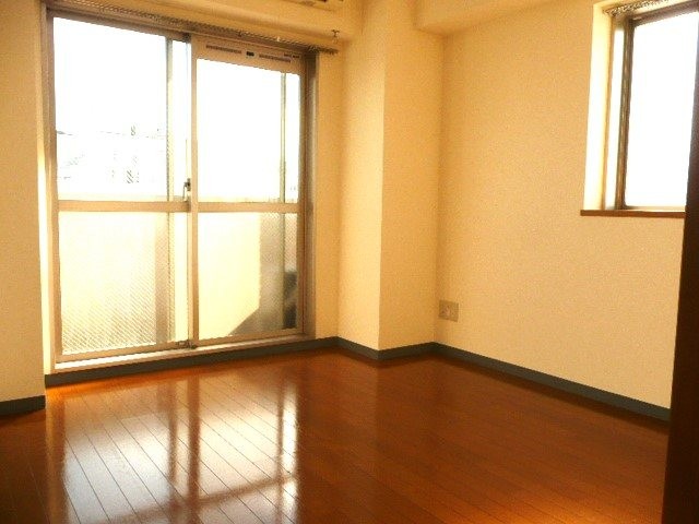 (居間)