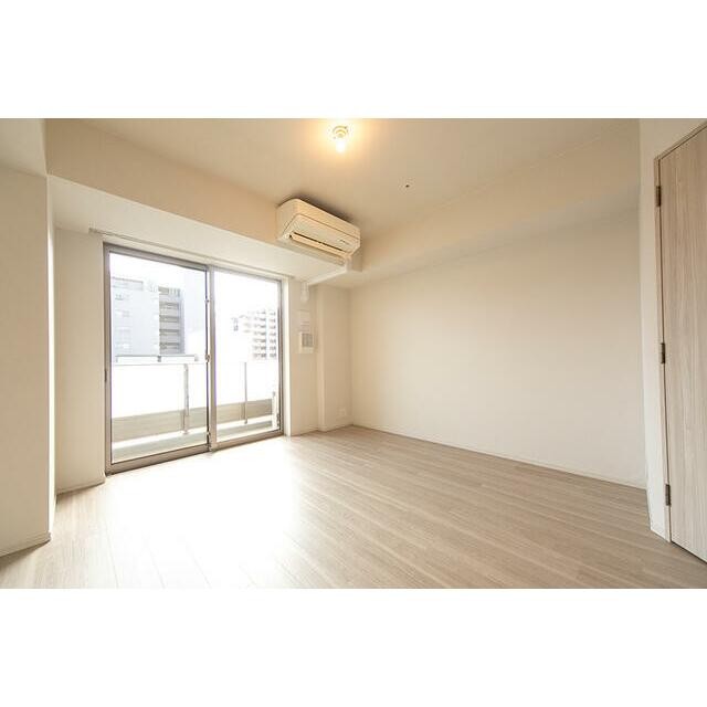 ※写真は同タイプ住戸です。(居間)