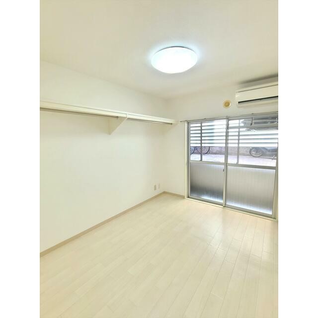 (居間)