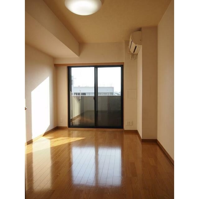(居間)