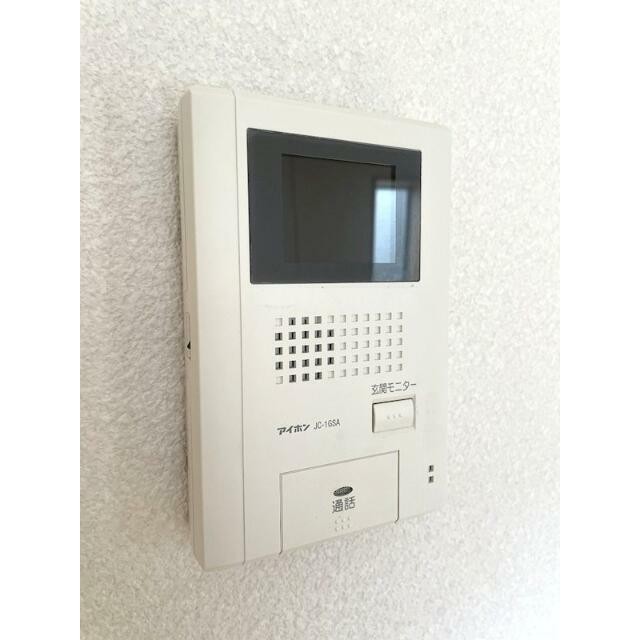 カラーモニター付インターホンで安心です