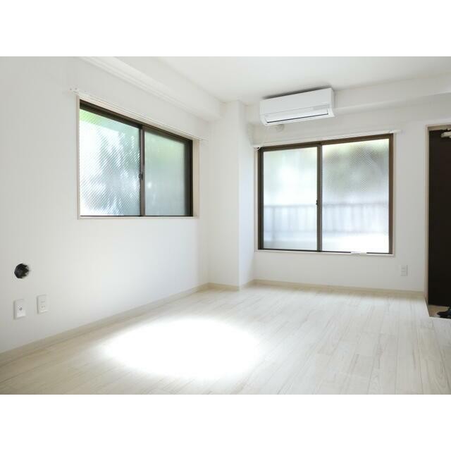 (居間)