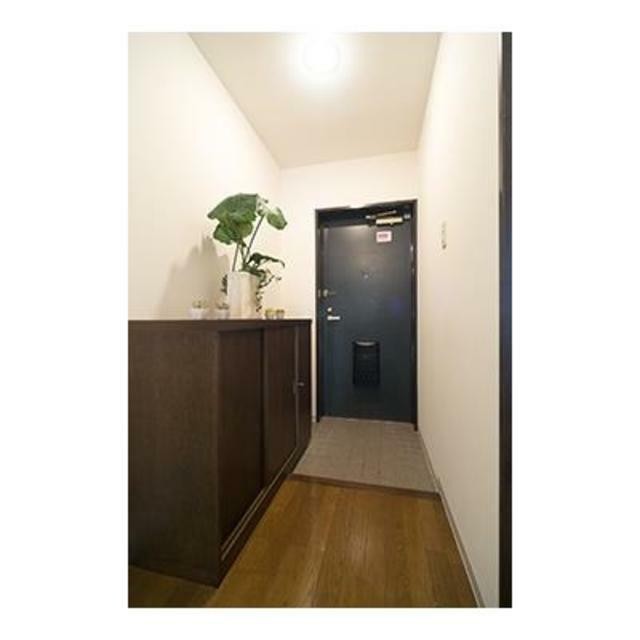 ※写真は同タイプ住戸です。(玄関)
