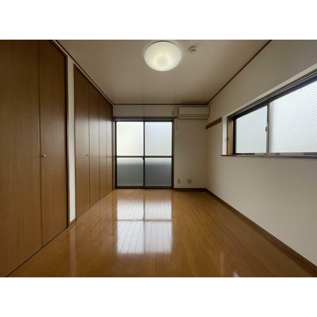 (居間)