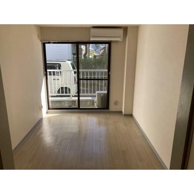 (居間)