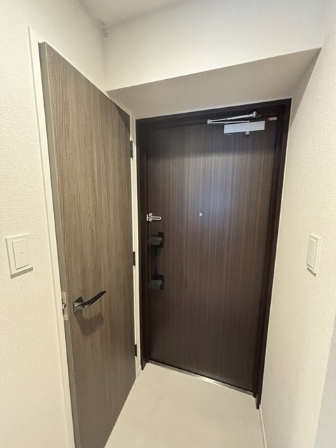 ※写真は同タイプ住戸です。(玄関)